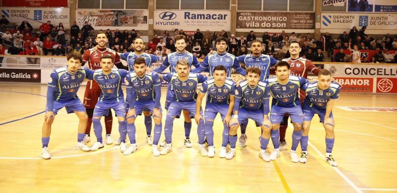 El Viña Albali Valdepeñas sella su billete a la Final Four tras sobrevivir a la épica en Noia (4-4, 4-5)