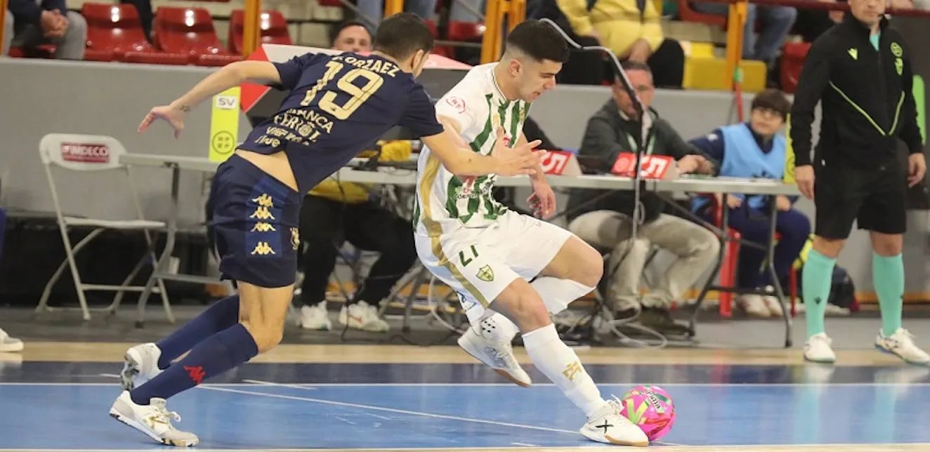 Sabor agridulce en Vista Alegre: El Córdoba Patrimonio perdona y firma unas ajustadas tablas ante O Parrulo (1-1)