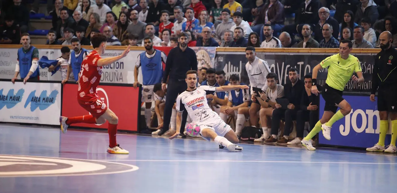Un minuto fatídico ahoga la ilusión del Noia Portus Apostoli ante ElPozo Murcia (3-4)