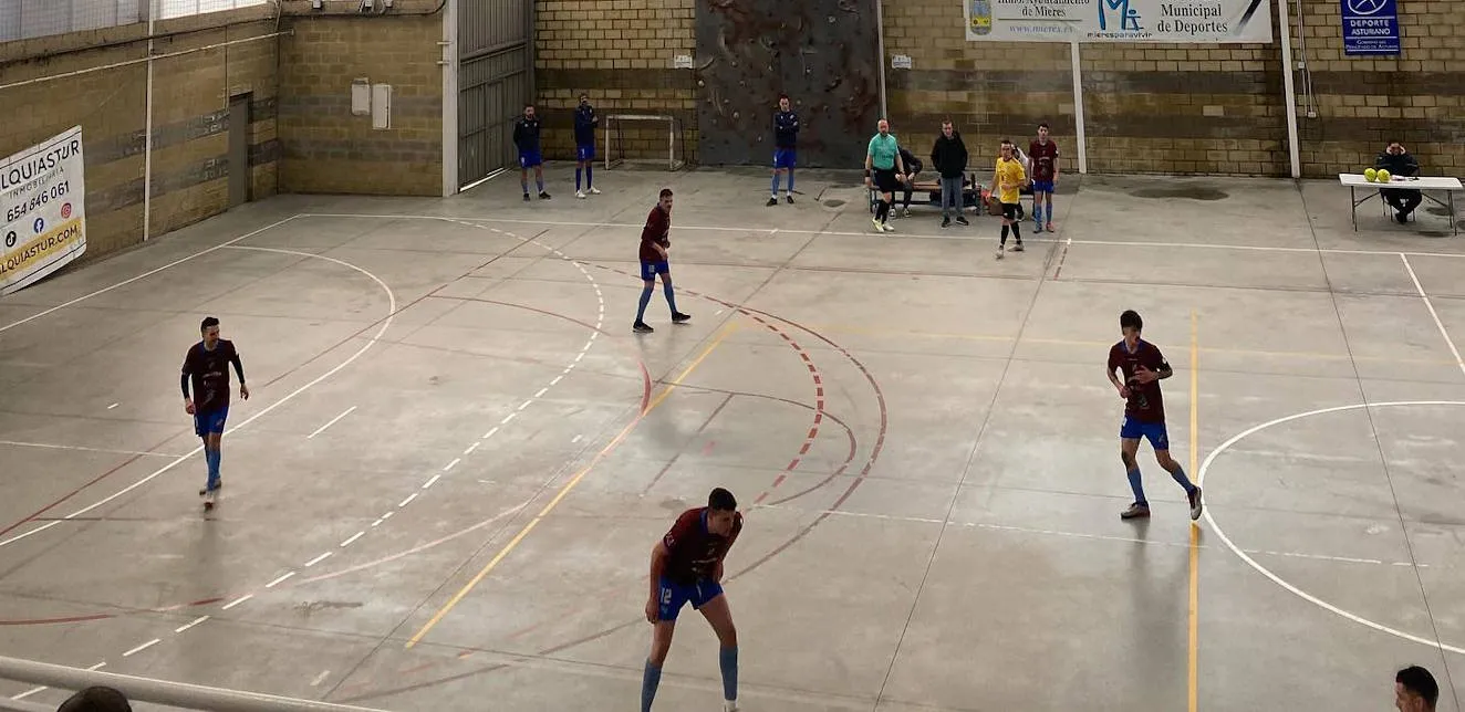 La Peña Barcelonista Turón impone su pegada ante un combativo Garfil