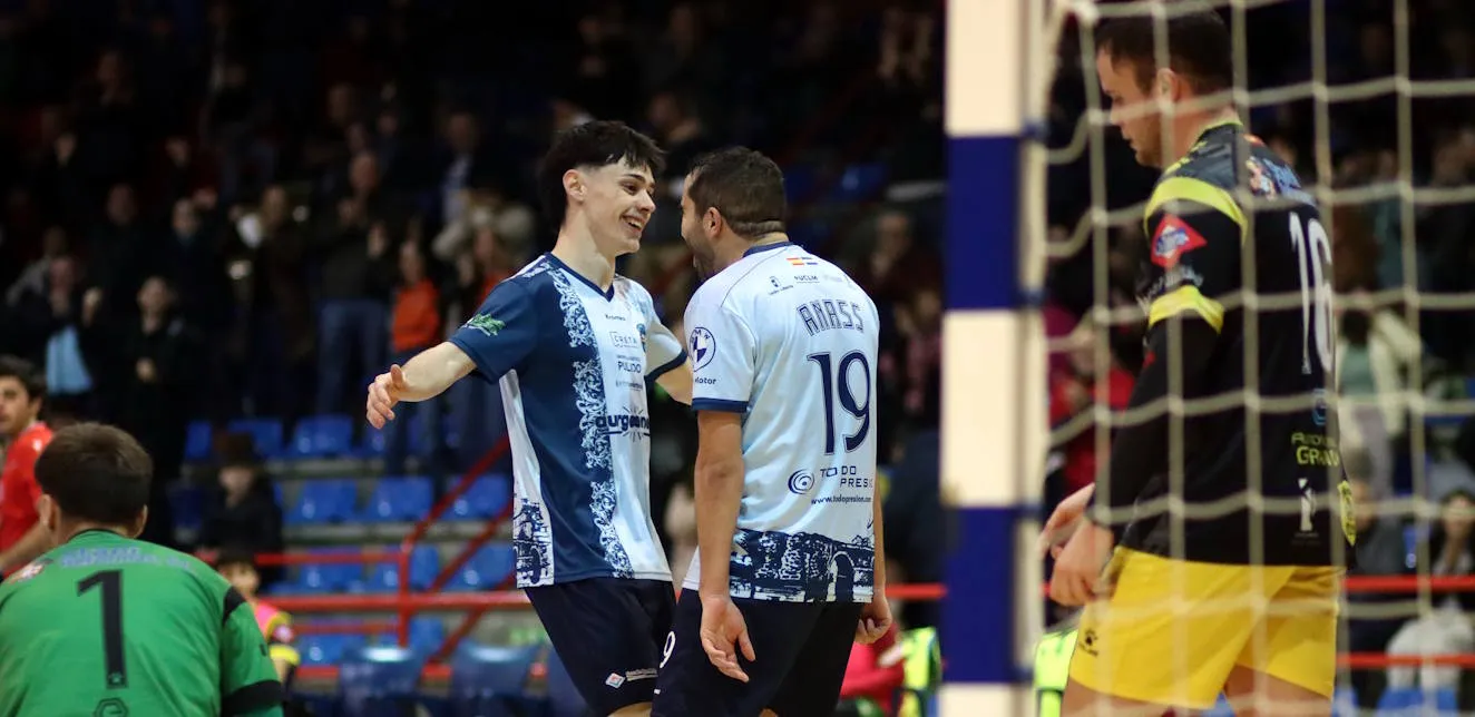 El Fútbol Sala Talavera se impone a Dehesa Villalba en el partido más largo del mundo