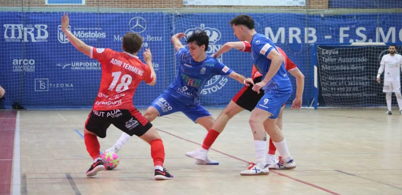 El MRB-FS Móstoles presenta sus credenciales al ascenso con un vendaval de fútbol en la segunda mitad