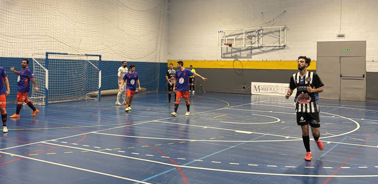 La Tercera División Asturiana no da tregua. San Cucao y Racing de Mieres mantienen su pulso por el liderato