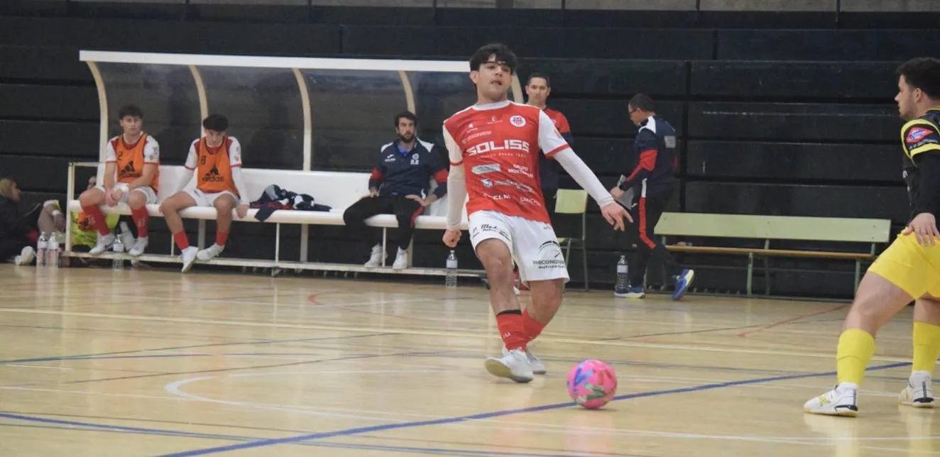 El Soliss Bargas tira de oficio para golear al Jerez en el día de Chus Mateo (7-3)