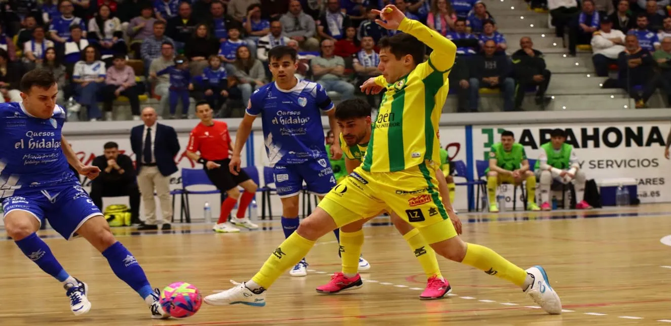 Reparto de puntos entre el Quesos El Hidalgo Manzanares y el Jaén Paraíso Interior en un duelo de alta tensión (2-2)