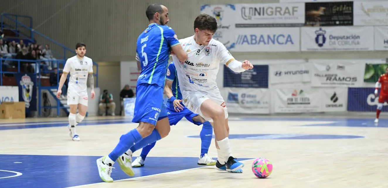 Resiliencia al límite en A Malata: O Parrulo Ferrol neutraliza al Viña Albali Valdepeñas en un desenlace de infarto (4-4)