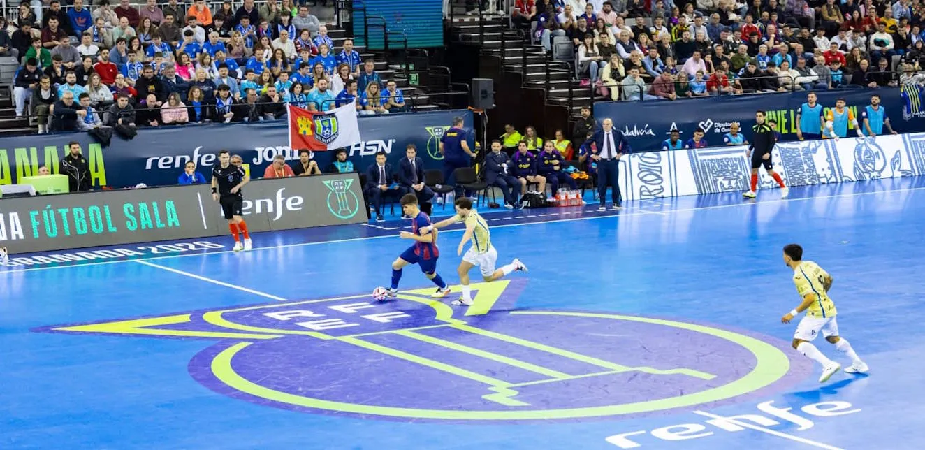 El Barça exhibe su versión más letal ante el Viña Albali Valdepeñas y completa el cuadro de semifinales (7-1)