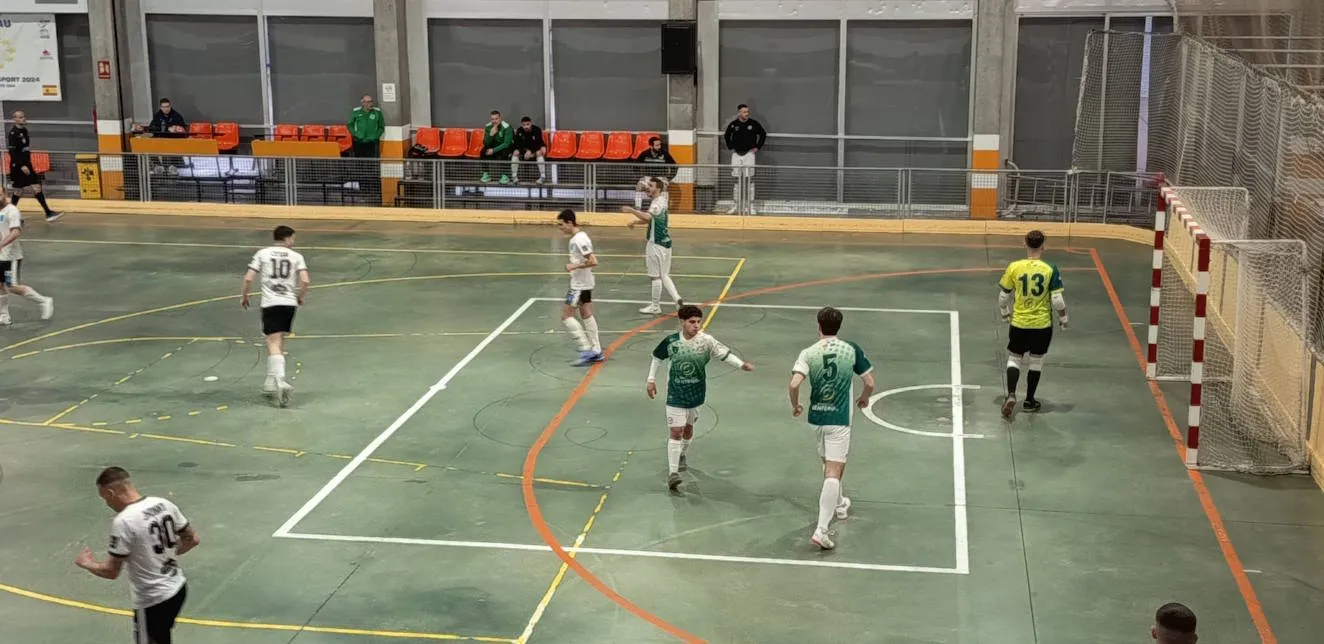 El Racing de Mieres recibe al Atlético Moscón a la caza del ansiado ascenso directo