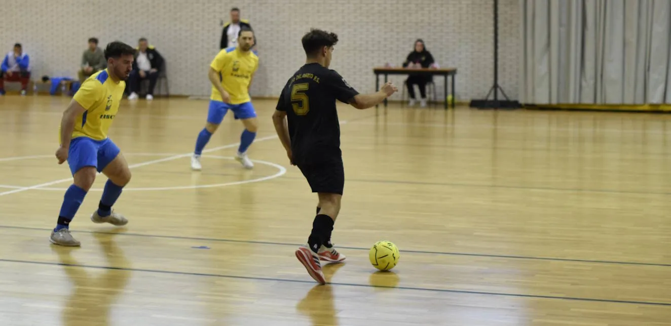 La Arena F.S. y Pichuchos F.S. aceleran hacia la Primera AsturFutSal bajo la atenta mirada del Inter - Bares de Boal
