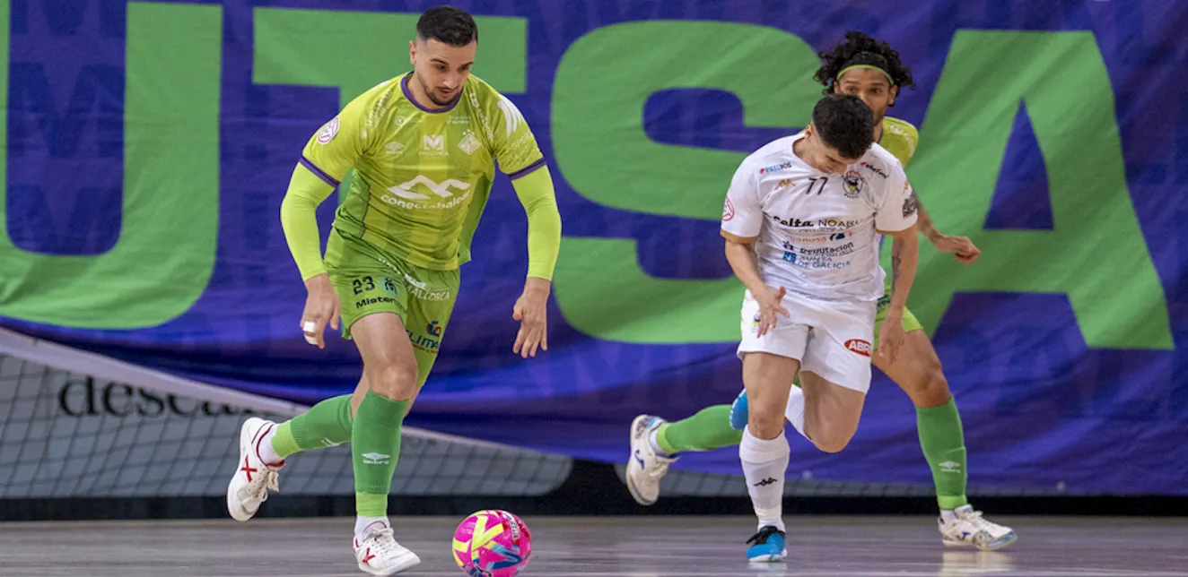 O Parrulo Ferrol neutraliza la ventaja del Illes Balears Palma Futsal en un final frenético (2-2)