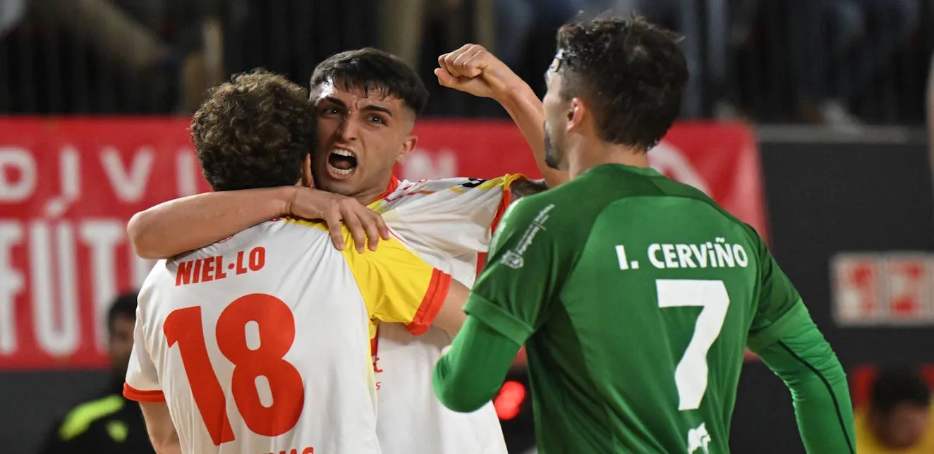 Un genial taconazo de Puchy en el último minuto mete a Industrias Santa Coloma en puestos de PlayOff (3-2)