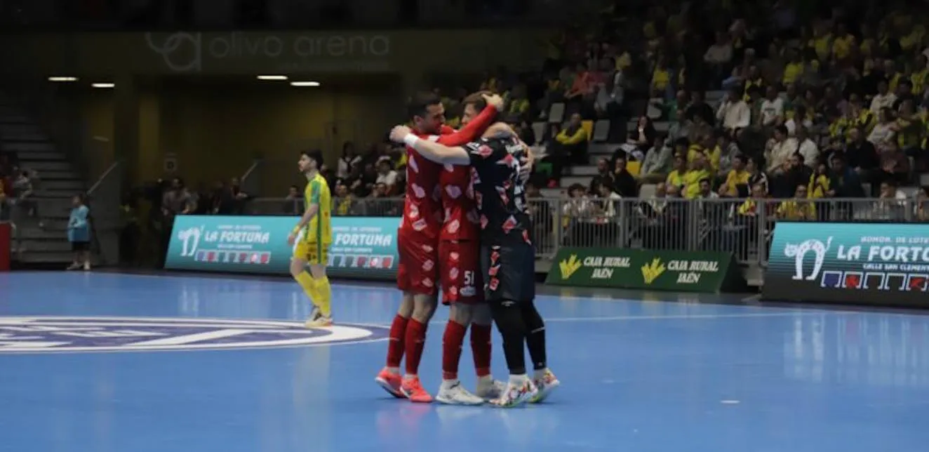 Un agónico gol de Ricardinho sobre la bocina otorga la victoria a ElPozo Murcia en el Olivo Arena (1-2)