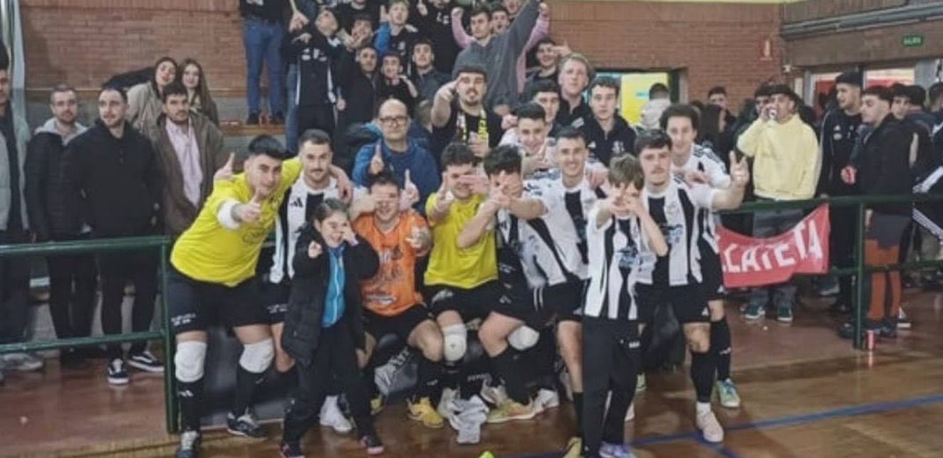 Orgullo intacto en la despedida: El Deportivo Laviana, juez de un Albense pendiente del TAD