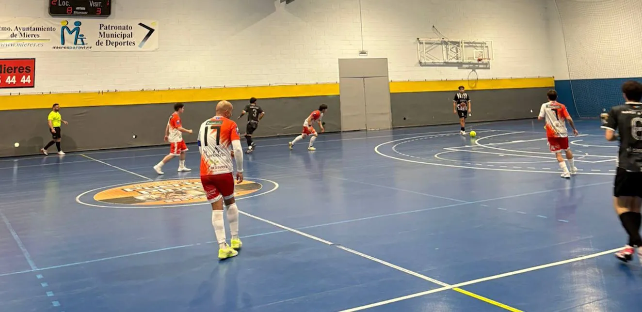 El líder no quiere sorpresas: El Racing de Mieres busca dar un paso casi definitivo hacia Segunda B