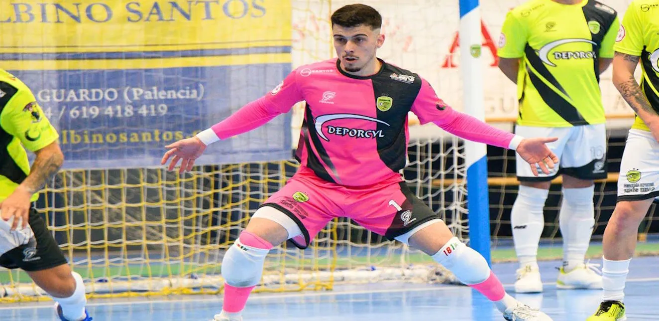 El muro ya está aquí: Mika, nuevo portero de Avanza Jaén